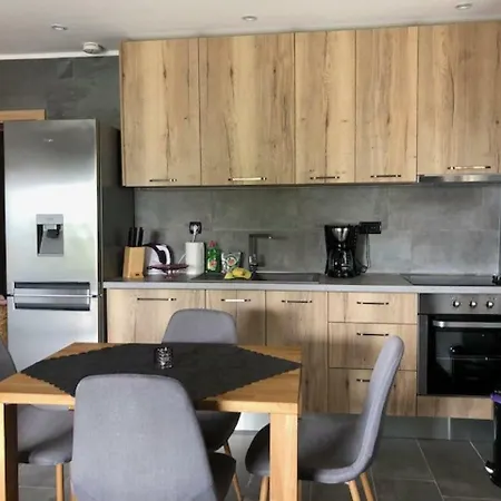 Tandara Apartment *